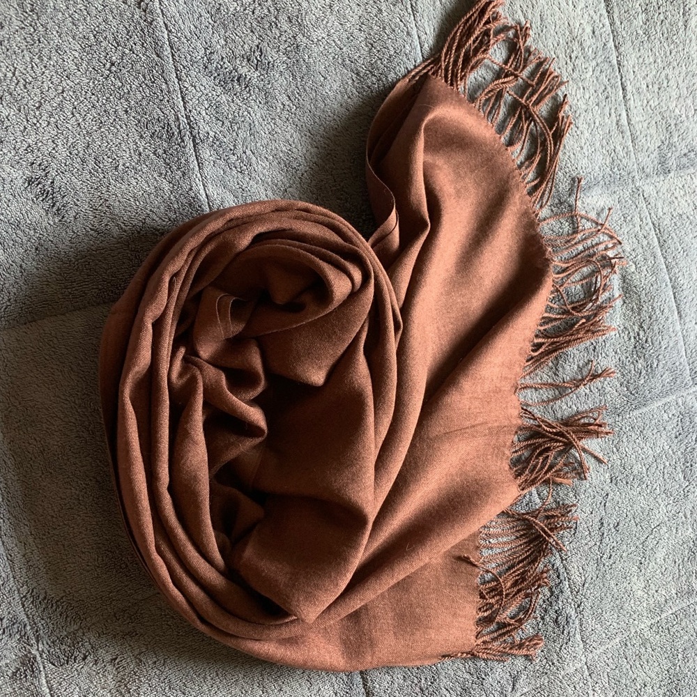 New brown scarf - Picture 3 of 3